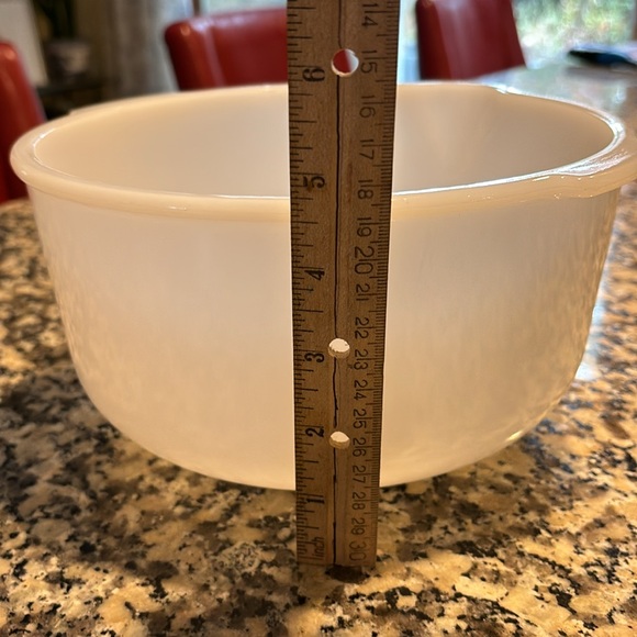 Vtg GlassBake 9 Made for Sunbeam White Glass Mixing Bowl 9” x 4 1/2” pour spout - Picture 14 of 16